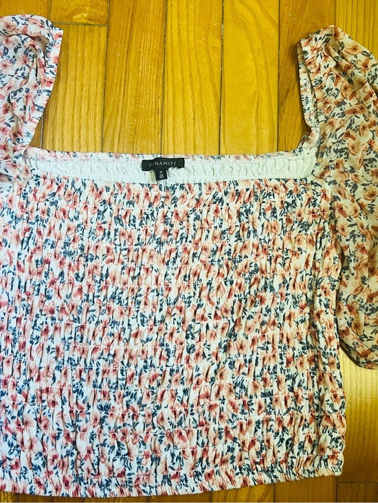 Dynamite Tops - Dynamite Pink and Navy Floral Smocked Off-Shoulder Crop Top- Size Medium